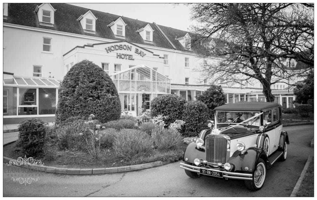 Wedding car arriving at the Hodson Bay Hotel in Athlone